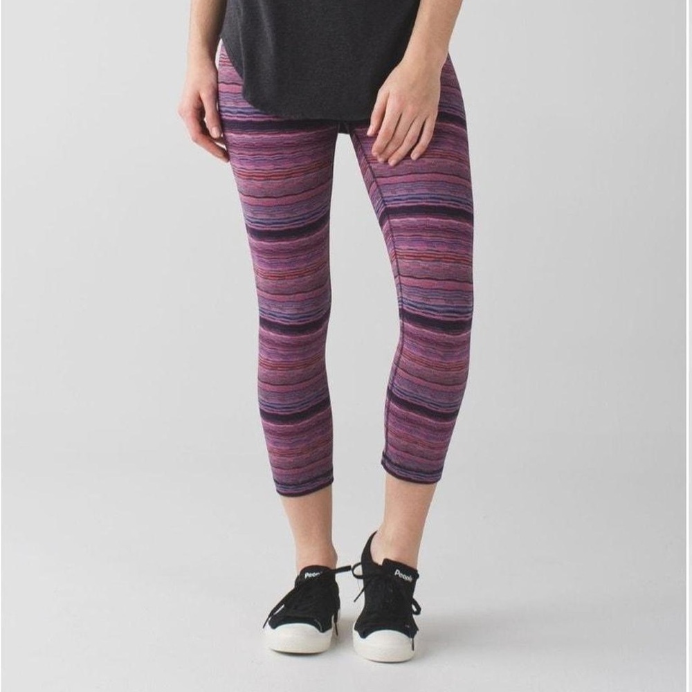 Lululemon Wunder Under Crop Womens Size 6 Pink Stripes Space Dye Twist